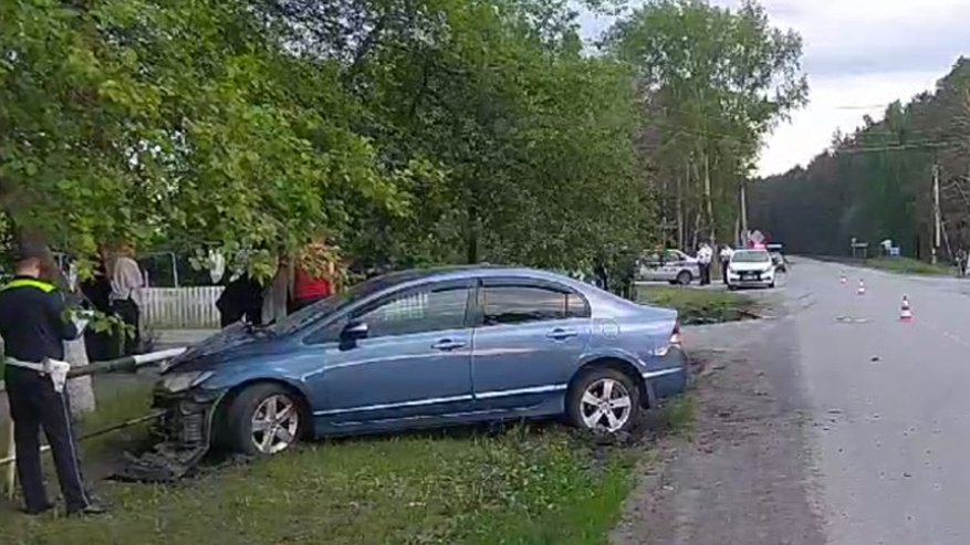 В Свердловской области погиб молодой свердловчанин после аварии, в которой погиб его 9-летний брат