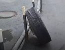 В Екатеринбурге отлетевшее от грузовика колесо влетело в легковушку