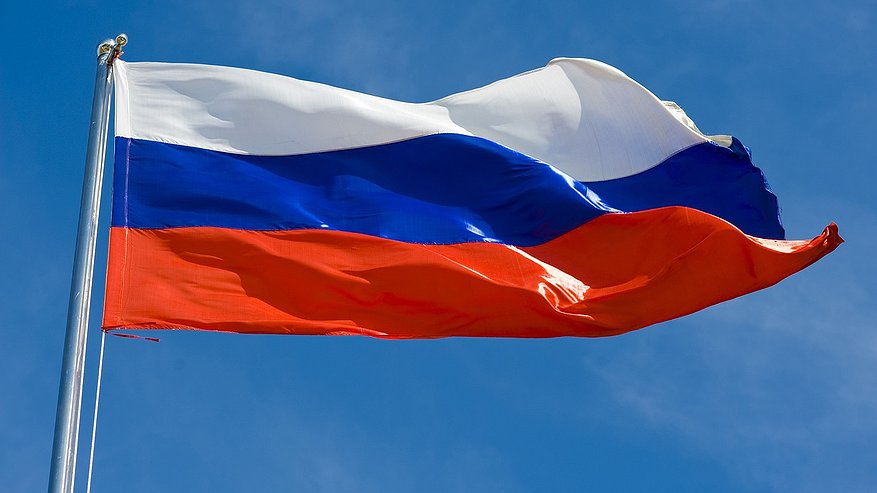 Мужчину с флагом России на кепке не пустили в ресторан в Екатеринбурге