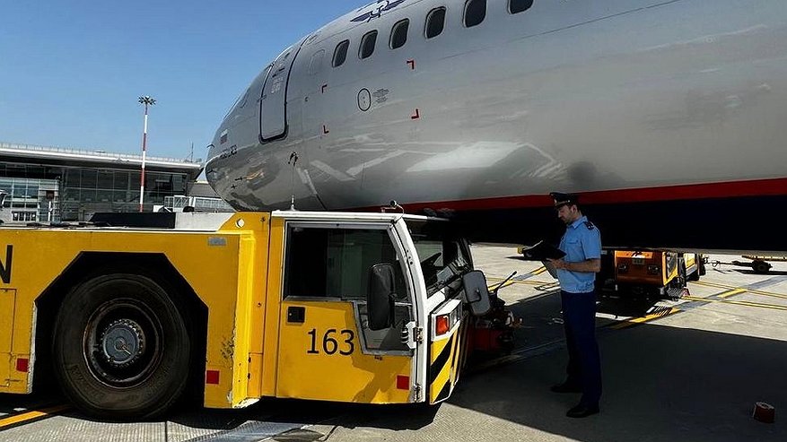 Главная картинка новости: Аэрофлот перенес вылет нескольких рейсов в Кольцово из-за ЧП в Казани