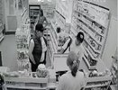 Молодые люди ограбили аптеку в Екатеринбурге