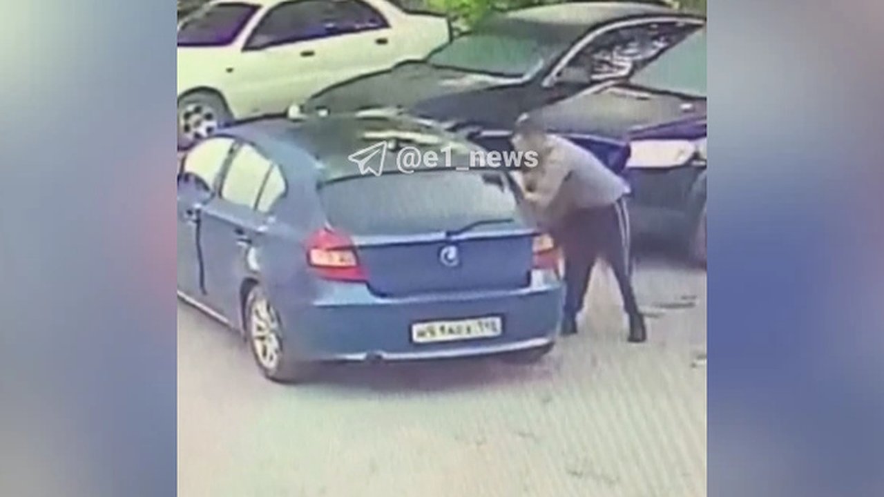 Главная картинка новости: Скатерти, домкрат и запасное колесо: в Екатеринбурге орудует очень странный автовор