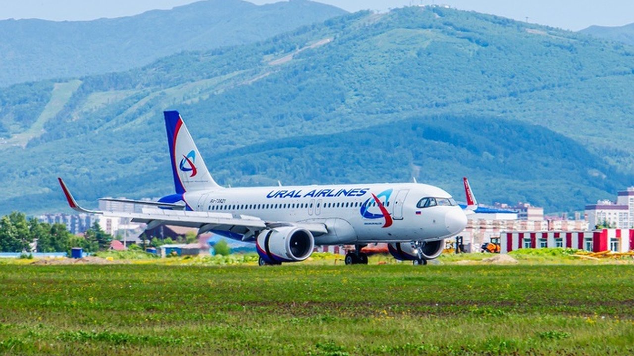 Главная картинка новости: Обидевшись на жену петербуржец «заминировал» самолёт «Уральских авиалиний»
