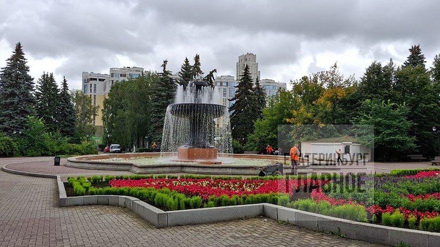 В Екатеринбурге к Дню города запустили фонтан