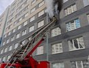 В Екатеринбурге пожарные спасли 23 человека из горящей квартиры