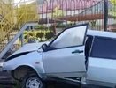 В Екатеринбурге автомобиль врезался в забор детского сада