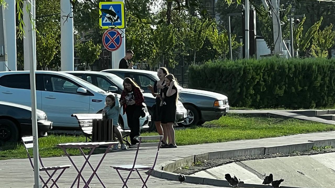 Главная картинка новости: Что делать при появлении в небе дрона: инструкция, которая спасет вам жизнь