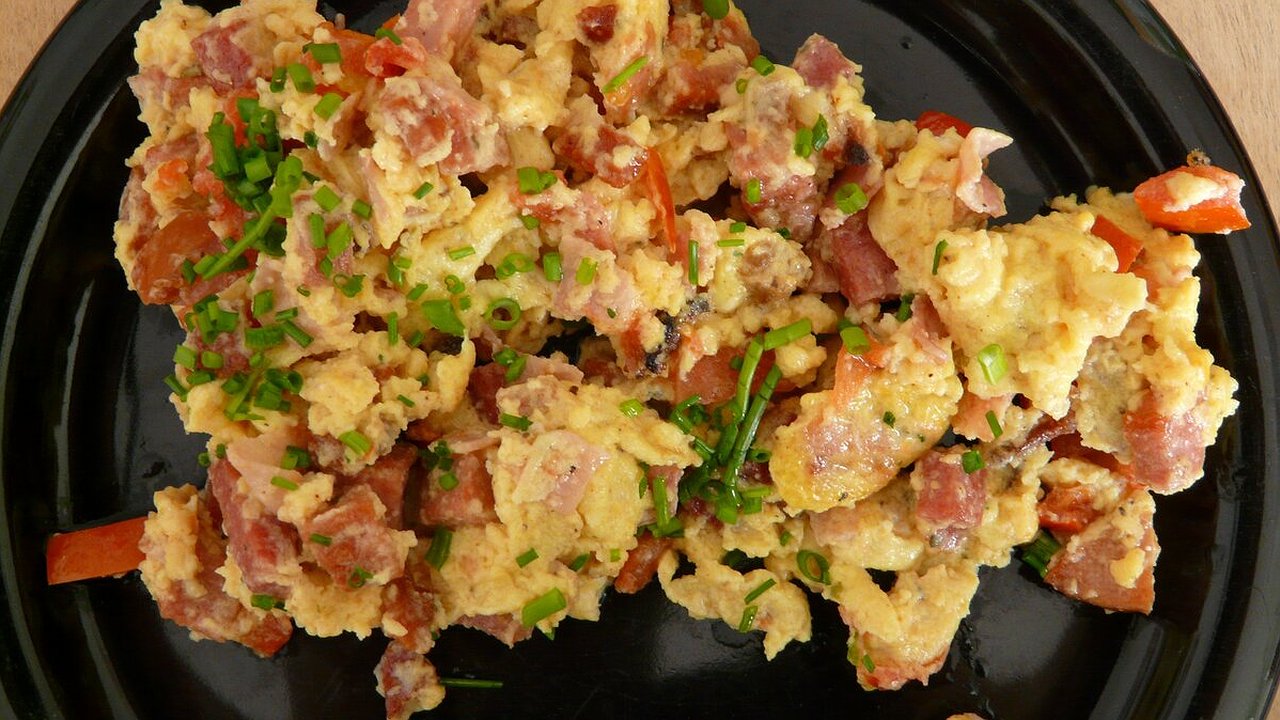 Главная картинка новости: Сытнее яичницы: традиционная шакшука - идеальный завтрак для всей семьи