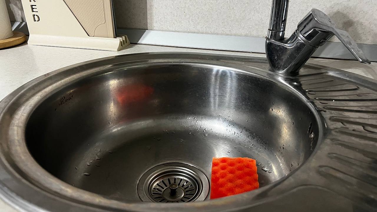 Главная картинка новости: Засор вылетит из труб: 4 способа добиться идеального слива без вантуза