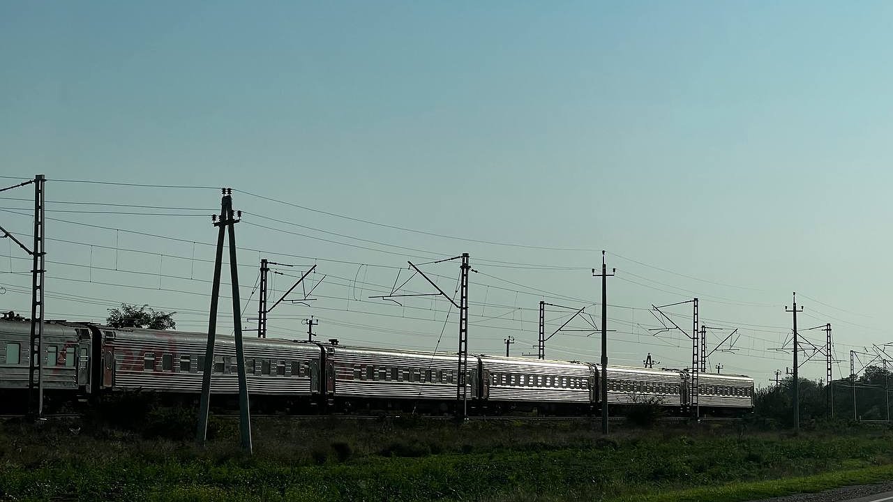 Главная картинка новости: Теперь запрещено: пассажиры в ярости сдают билеты - внезапное решение РЖД этой осенью