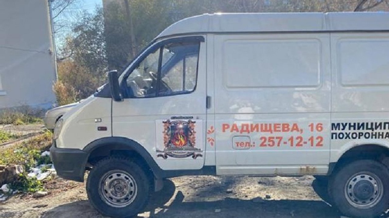 Главная картинка новости: В Екатеринбурге нашли тело подростка, которого травили за внешний вид