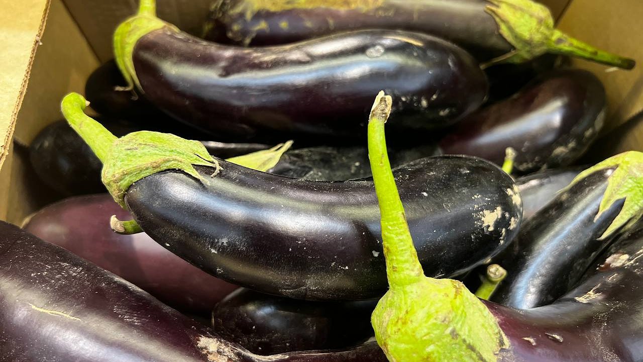 Главная картинка новости: Вкуснейшая закуска из баклажанов по-грузински: в холода будет съедена одной из первых