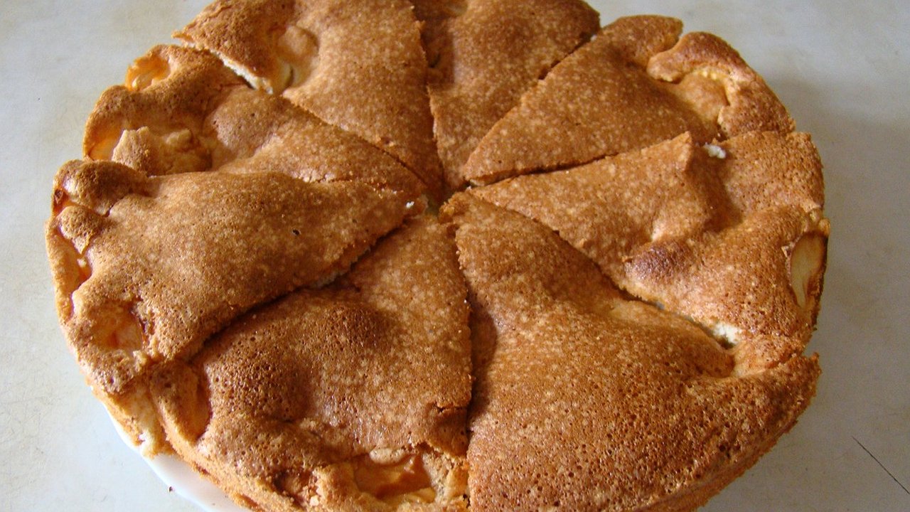 Главная картинка новости: ПП шарлотка без сахара: диета — это не повод отказываться от вкусного десерта