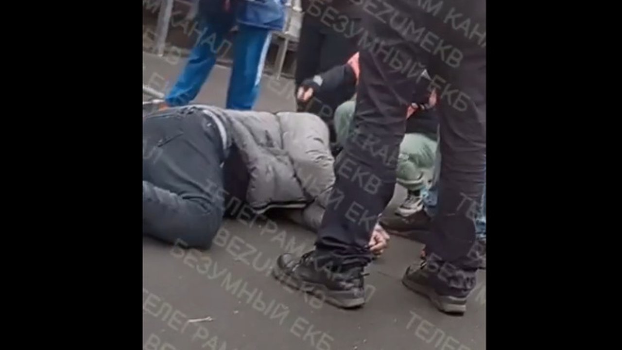 Главная картинка новости: Бастрыкин поручил возбудить дело против самокатчика, сбившего пешехода в Екатеринбурге