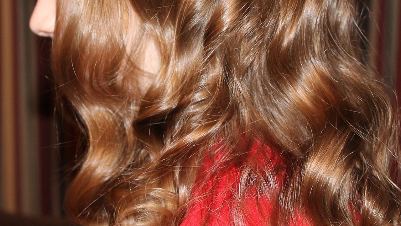 Главная картинка новости: Действенная маска для волос для их густоты и восстановления: возьмите всего 3 простых ингредиента