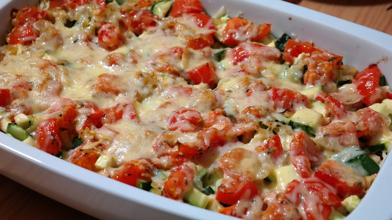 Главная картинка новости: Эта идеальная запеканка легко заменит надоевшую курицу на столе в Новый год