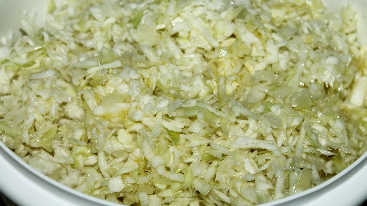 Главная картинка новости: Хрустящая квашеная капуста: важные правила и секреты