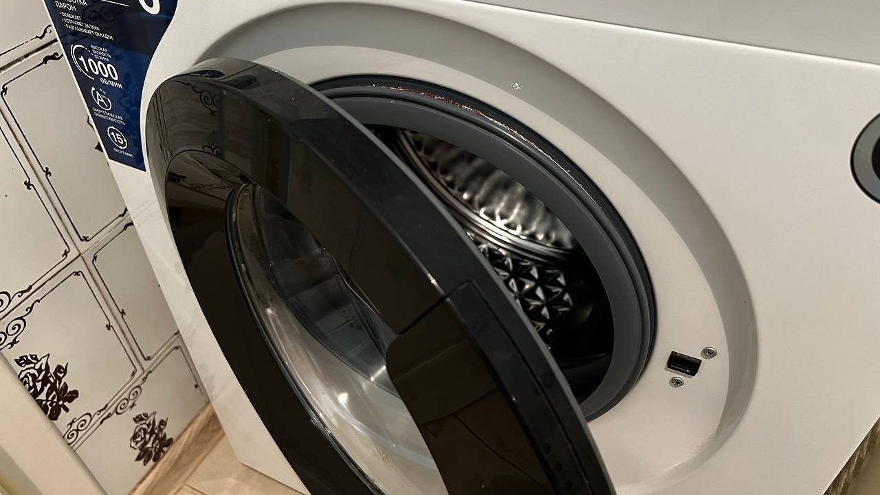 Главная картинка новости: 1 колпачок в барабан — и стиральная машина как новая: грязи как и не бывало