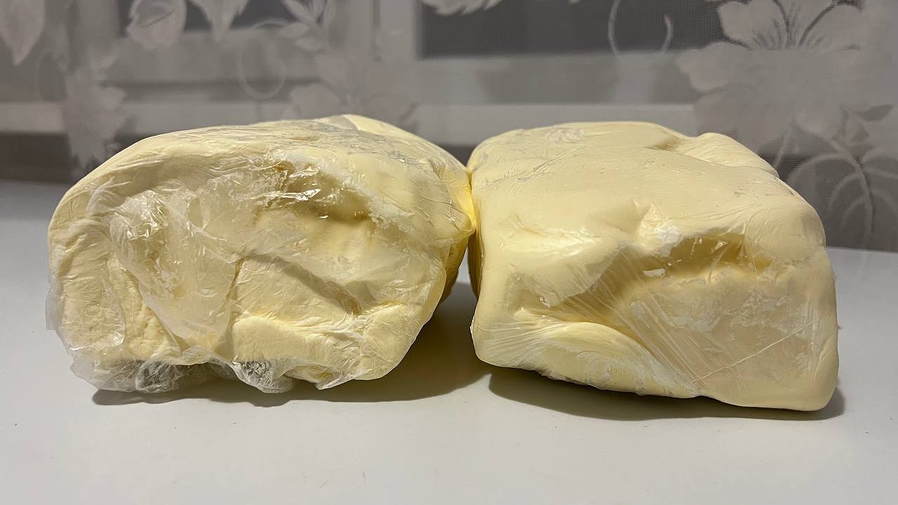 Главная картинка новости: Можно сразу покупать по две пачки – внутри только чистые сливки: Росконтроль назвал качественные марки сливочного масла