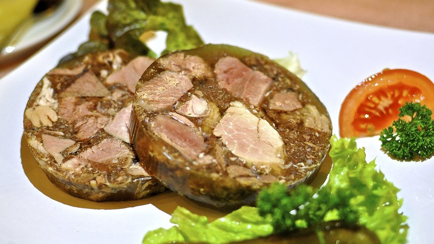 Главная картинка новости: Будет прозрачным как байкал: добавьте это, и холодец не получится мутным - так даже вкуснее