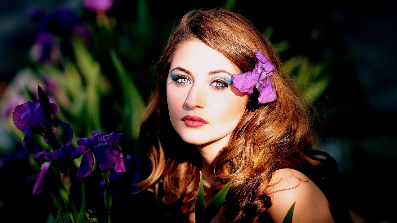 Главная картинка новости: Топ-3 масла, которые спасут волосы от повреждений и пересыхания – секрет роскошных локонов