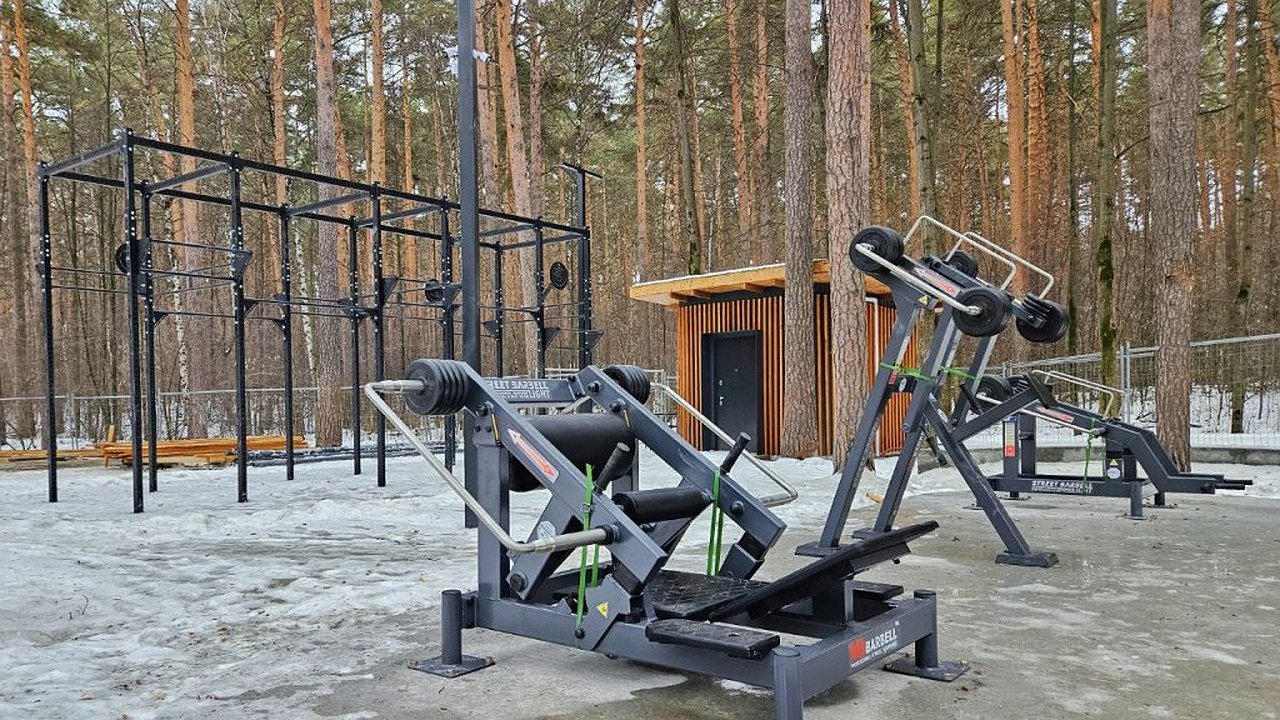 Главная картинка новости: В парке Маяковского завершат реконструкцию спортивной площадки к декабрю