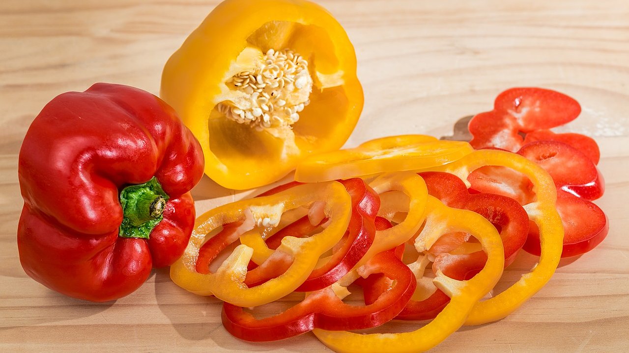 Главная картинка новости: Огородники, ищем семена только этих 3 сортов перцев в ноябре: они самые сладкие и плодоносные