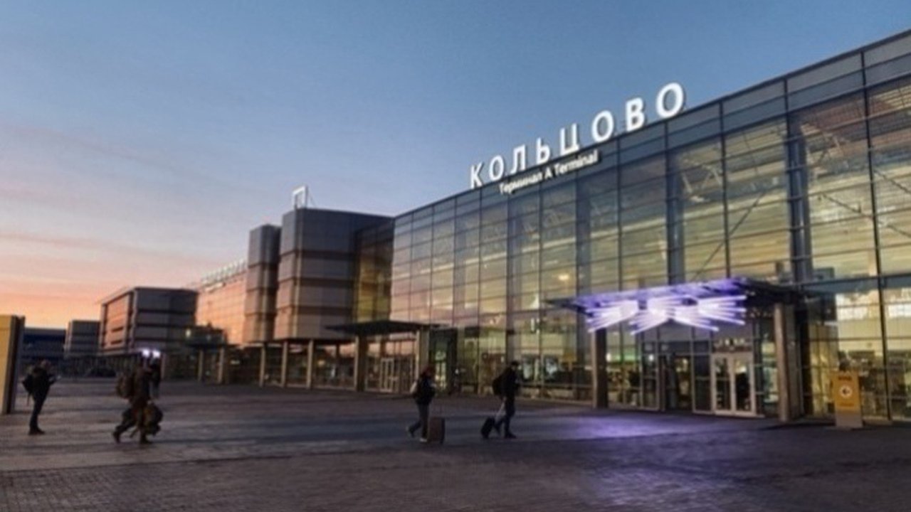 Главная картинка новости: Рейс из Кольцово в Белоярский задержали почти на сутки