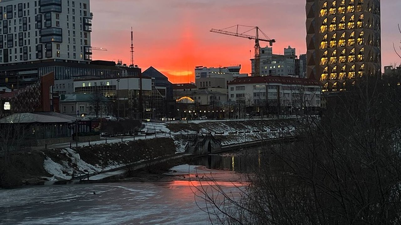 Главная картинка новости: Почему в Екатеринбурге нет снега и когда его ждать