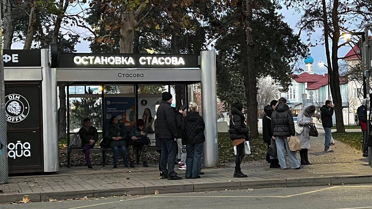 Главная картинка новости: В Екатеринбурге в 2025 году снесут 289 торговых павильонов на остановках