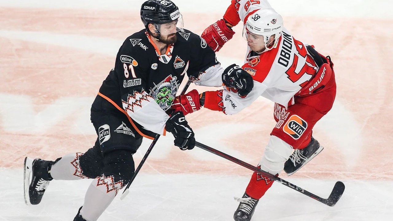 Главная картинка новости: Неудачное начало года: «Автомобилист» уступил «Трактору» в Челябинске