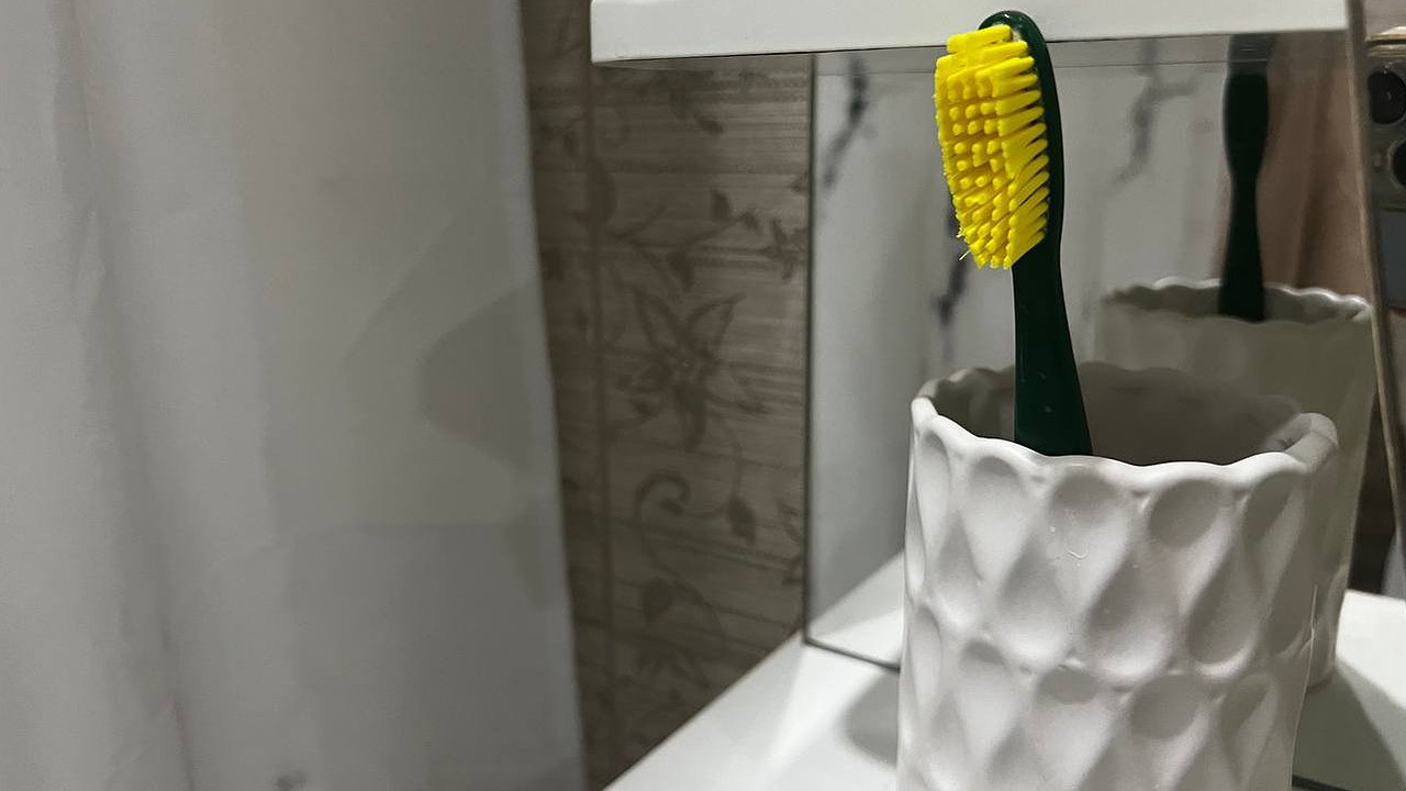 Главная картинка новости: Опытные хозяйки смешивают зубную пасту с лимонной кислотой и бед не знают: 2 рабочих лайфхака