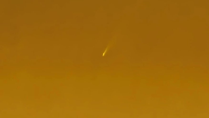 Главная картинка новости: Уникальное космическое зрелище: комета ATLAS пролетает над Свердловской областью