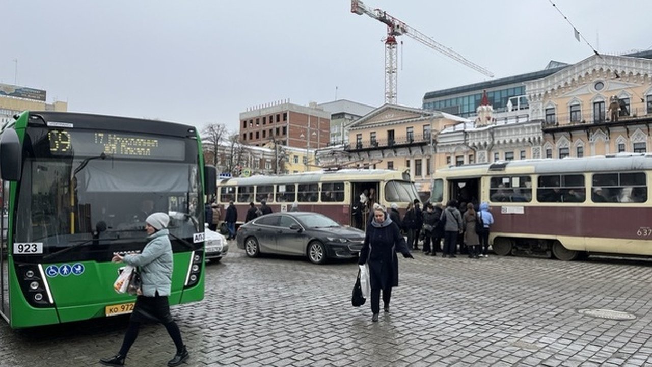 Главная картинка новости: В Екатеринбурге на 9 дней закроют движение трамваев: какие маршруты изменятся?