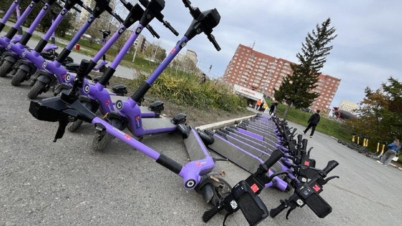 Главная картинка новости: В Екатеринбурге самокатчики избили пешехода