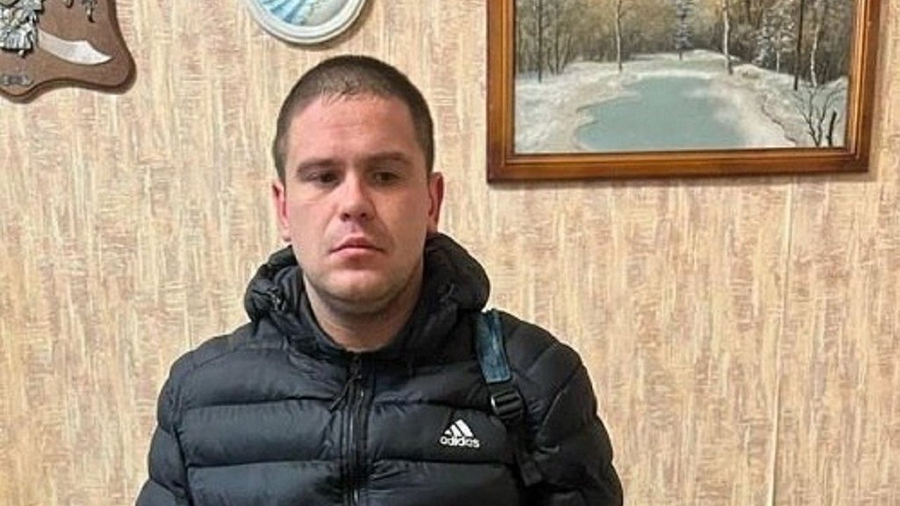 Главная картинка новости: В Екатеринбурге задержали курьера, передавшего мошенникам 4 млн рублей