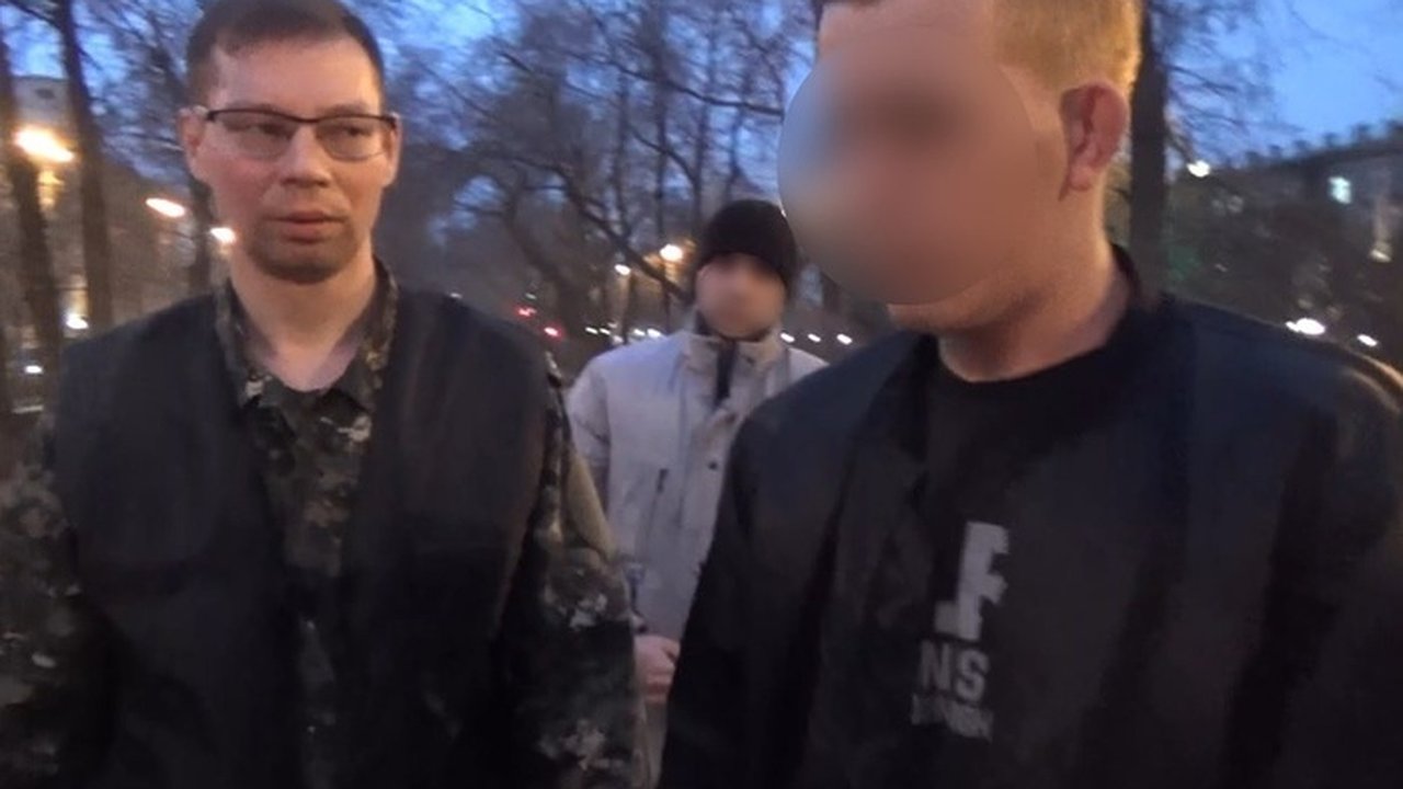 Главная картинка новости: Екатеринбуржец напал с ножом на бездомных в центре города