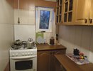 Всего 2 компонента — и кухонные шкафчики блестят: вековой жир удалится проще, чем пыль