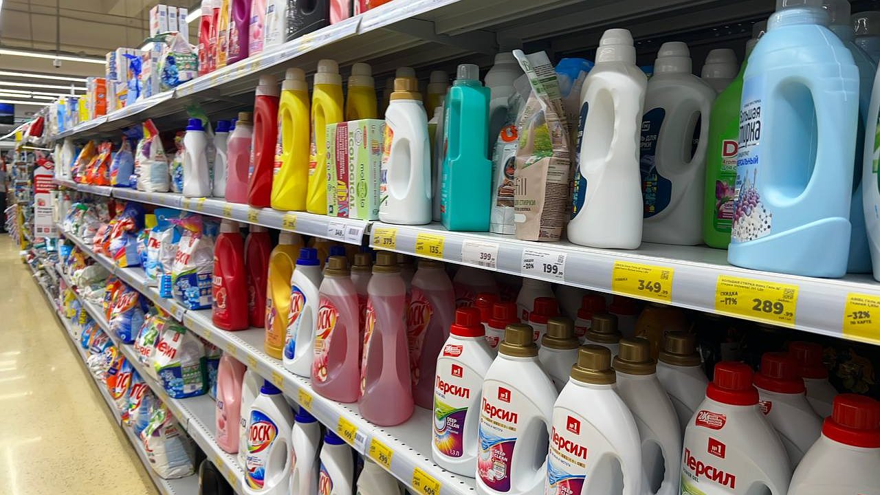 Главная картинка новости: Назван самый эффективный гель для стрики: сохраняет цвет вещей и справляется даже со сложными пятнами