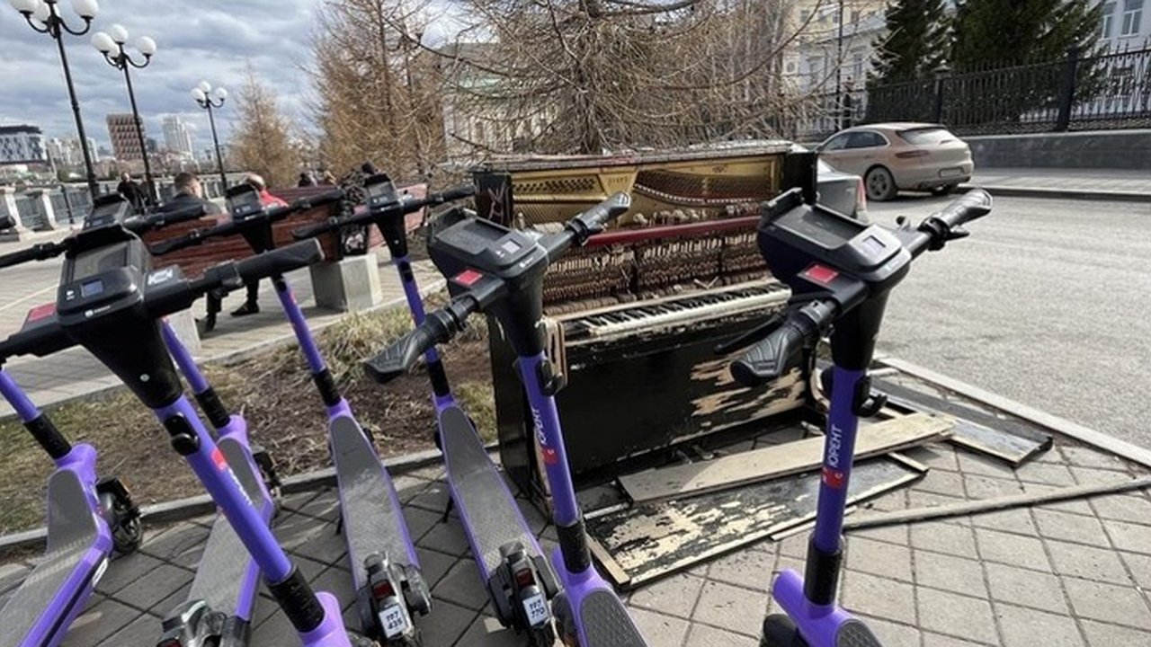 Главная картинка новости: За месяц более 200 свердловчан пострадали на электросамокатах