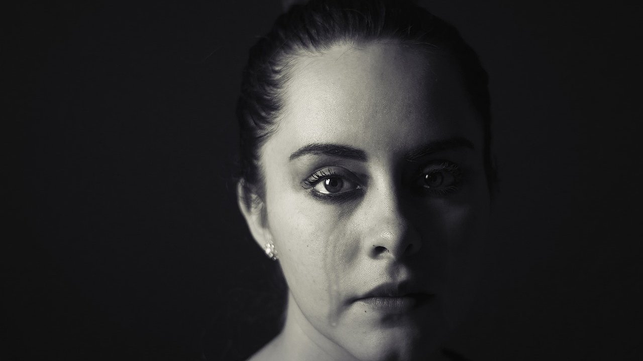 Главная картинка новости: Нет ангелов-хранителей: женщины, у которых в дате рождения есть такие числа, никогда не будут счастливы