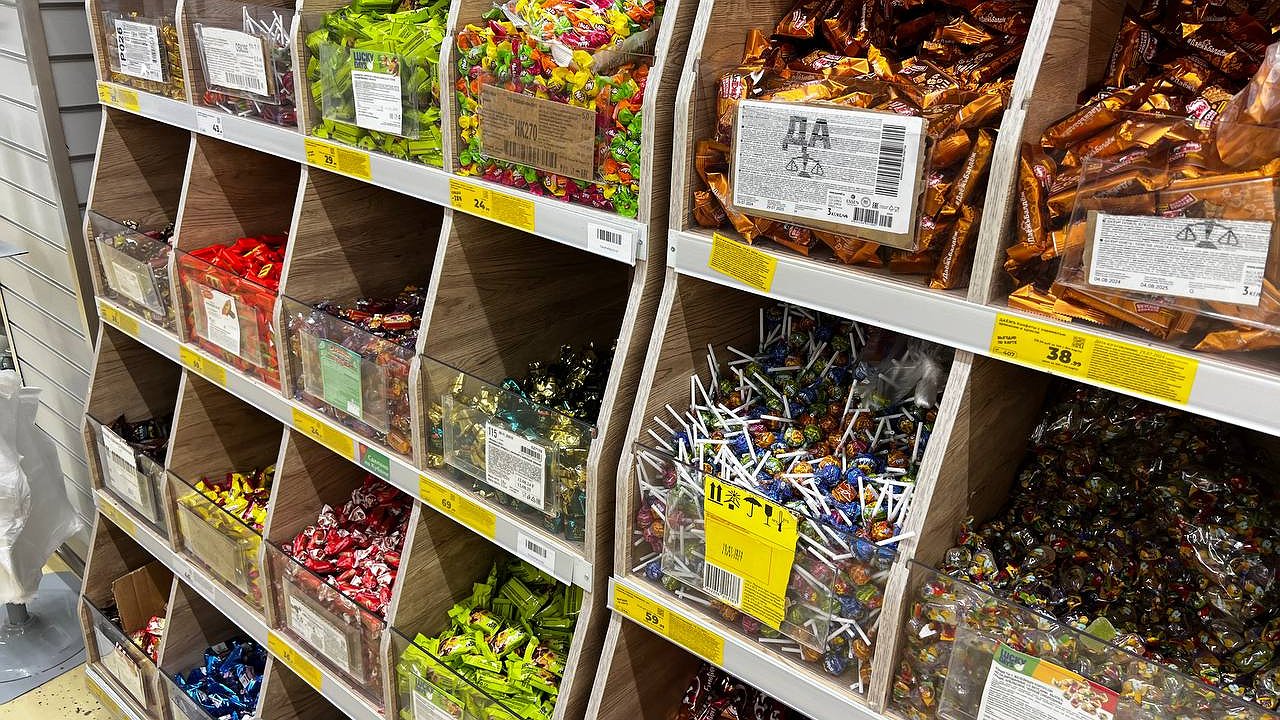 Главная картинка новости: Яд в красивом фантике: эксперты Роскачества назвали конфеты, которые ни в коем случае нельзя покупать даже по скидке