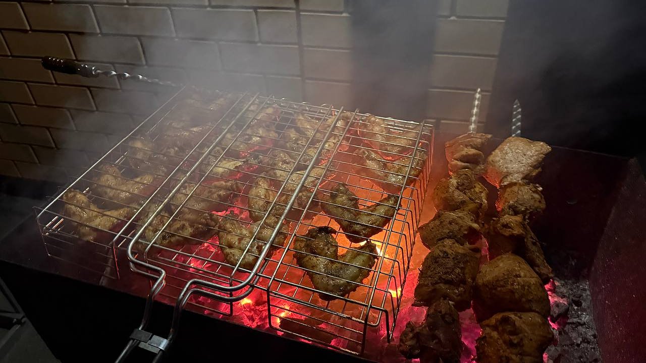 Главная картинка новости: 30 тонн мяса съедят в Екатеринбурге на Фестивале Барбекю