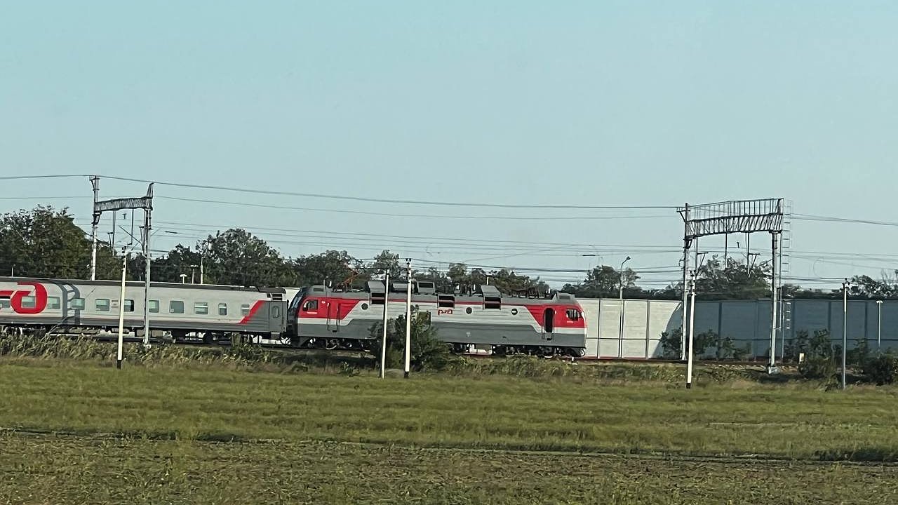 Главная картинка новости: Спускаться на нижние полки в поездах впредь запрещено: новое правило РЖД огорчило пассажиров