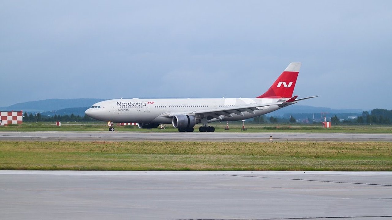 Главная картинка новости: Пассажирка рейса Екатеринбург — Сочи умерла в небе