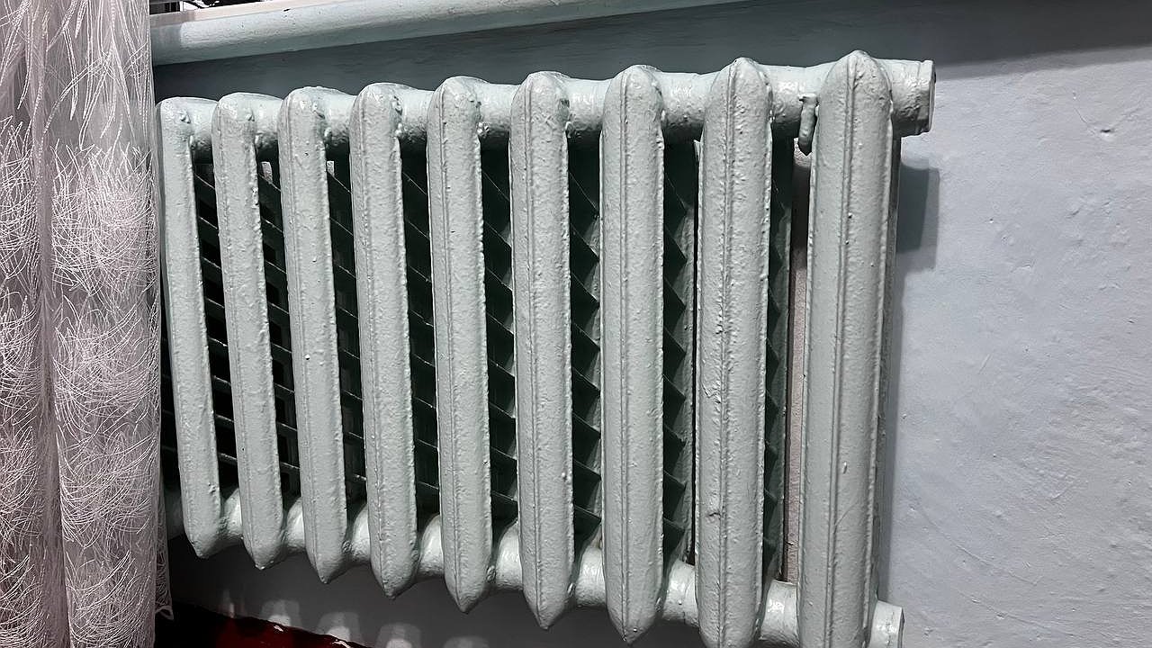 Главная картинка новости: Александр Бастрыкин взял под личный контроль дело об аварийном доме в Екатеринбурге