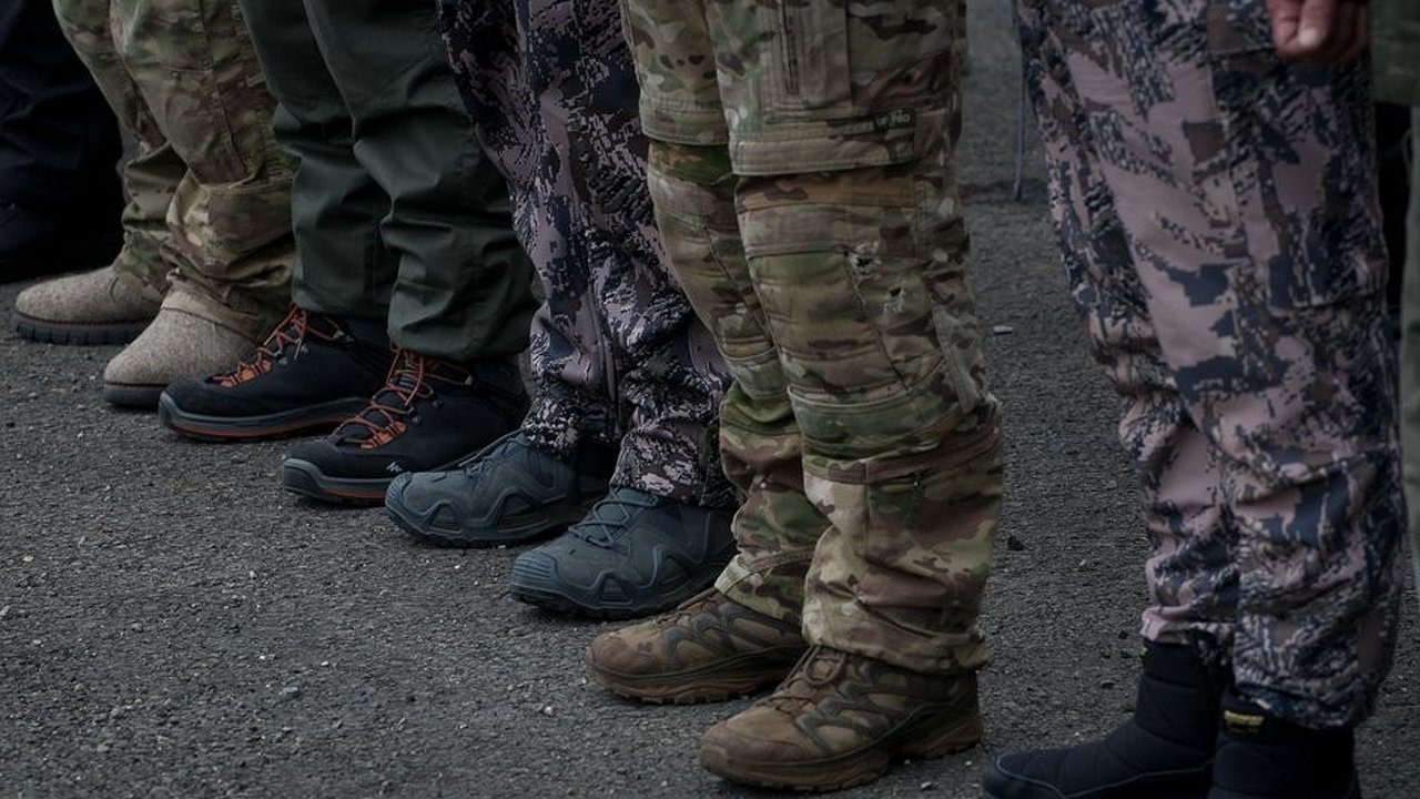 Главная картинка новости: Из плена домой вернулись ещё трое свердловчан