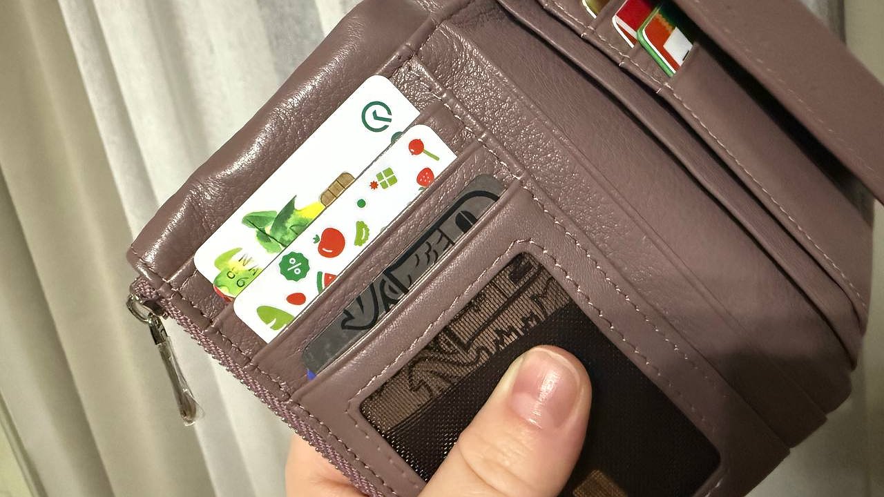 Главная картинка новости: Перевести деньги с карты на карту больше не получится: сумму сразу заморозят - новый запрет от ЦБ с 30 июня