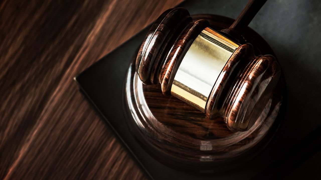 Главная картинка новости: Жена экс-вице-мэра Екатеринбурга обвиняется в ущербе свыше 129 млн рублей