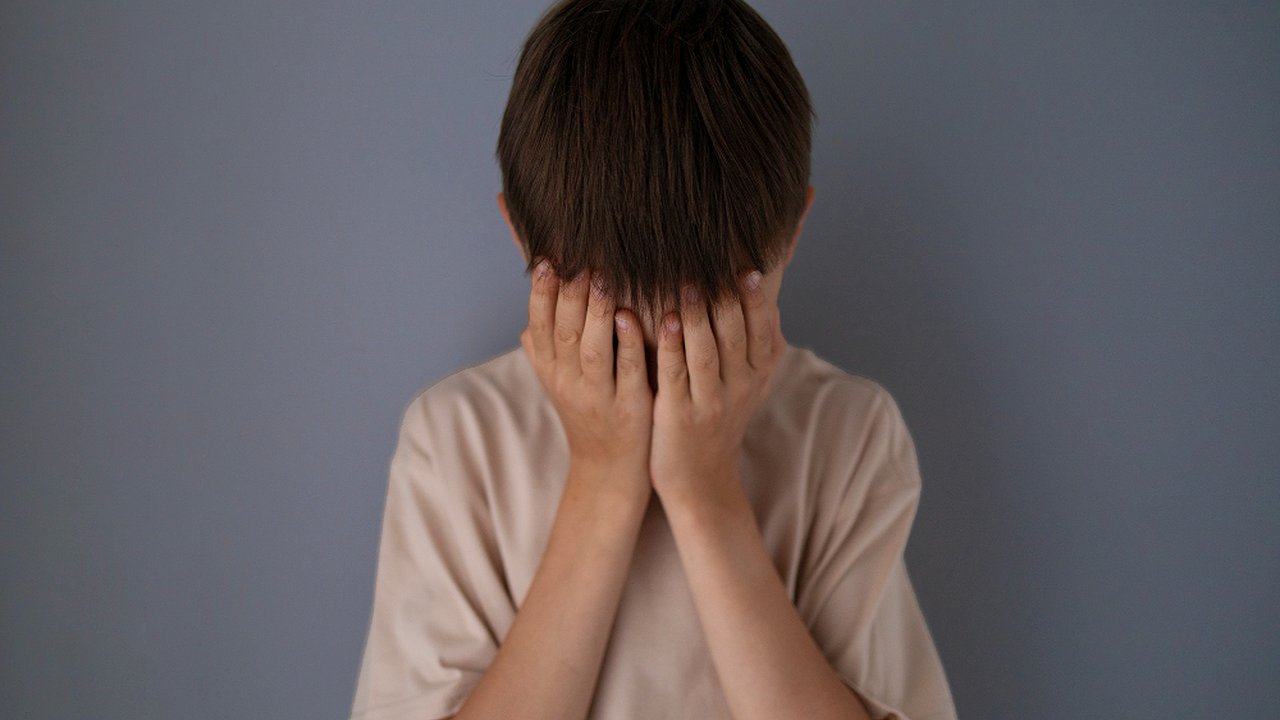 Главная картинка новости: Подросток из Свердловской области ударил ножом друга в гостинице